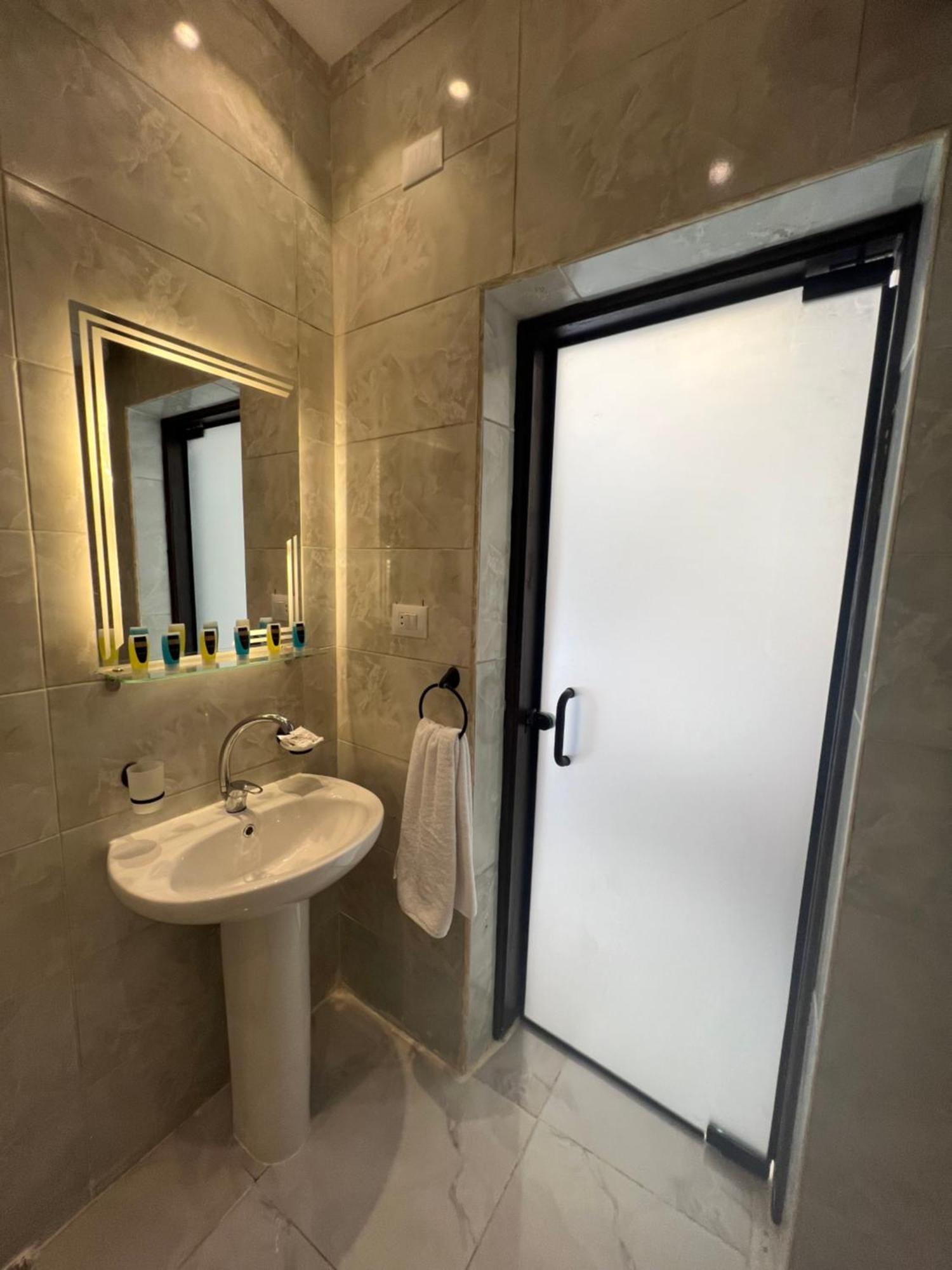 New Glamour Pyramids Hotel Kafrat al Jabal ภายนอก รูปภาพ